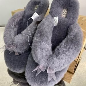 UGG Fluff II Shearling Fur Flip-Flop Slipper